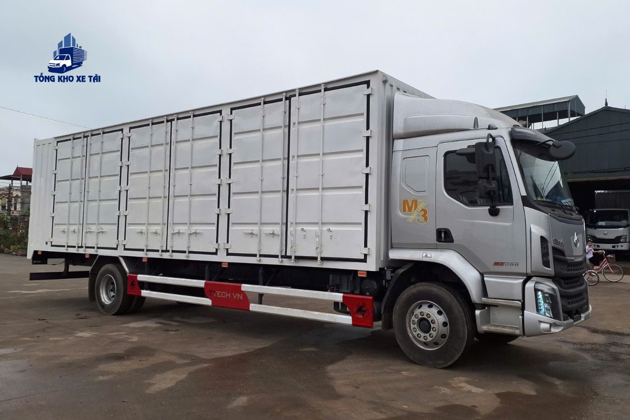 CHENLONG M3 200HP (4 MÁY) THÙNG KÍN CONTAINER 7.7 TẤN